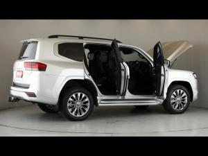 Toyota Land Cruiser 300 3.3D ZX - Image 16