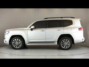 Toyota Land Cruiser 300 3.3D ZX - Image 17