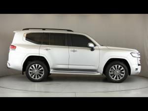 Toyota Land Cruiser 300 3.3D ZX - Image 3