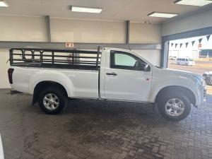 Isuzu D-Max Gen 6 250 single cab Fleetside safety - Image 4