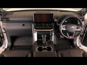 Toyota Land Cruiser 300 3.3D GR-Sport - Image 6