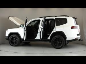 Toyota Land Cruiser 300 3.3D GR-Sport - Image 11