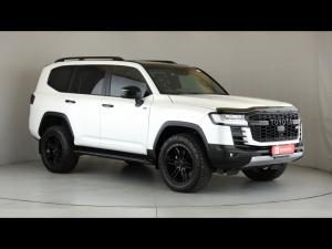 Toyota Land Cruiser 300 3.3D GR-Sport - Image 1