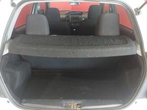 Toyota Etios hatch 1.5 Sprint - Image 12