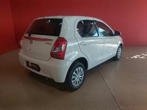 Toyota Etios hatch 1.5 Sprint - Image 2