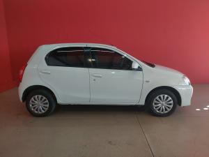 Toyota Etios hatch 1.5 Sprint - Image 3