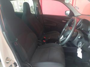 Toyota Vitz 1.0 XR manual - Image 10