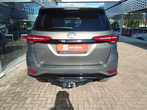 Toyota Fortuner 2.4GD-6 manual - Image 5