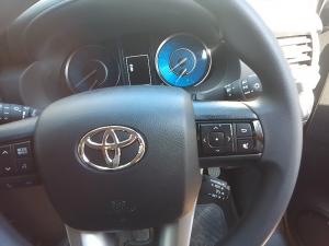 Toyota Fortuner 2.4GD-6 manual - Image 10