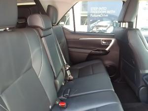 Toyota Fortuner 2.4GD-6 manual - Image 12