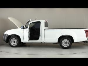 Isuzu D-Max Gen 6 250c single cab - Image 17