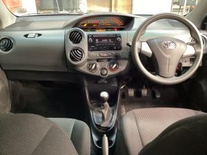 Toyota Etios hatch 1.5 Sport - Image 6