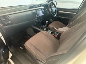 Toyota Hilux 2.8GD-6 double cab Legend manual - Image 11