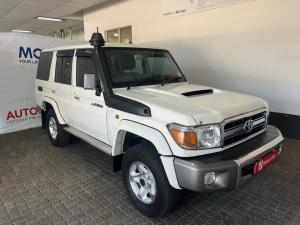 Toyota Land Cruiser 76 4.5D-4D V8 station wagon LX - Image 1