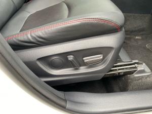 Toyota Corolla Cross 1.8 Hybrid GR-Sport - Image 30