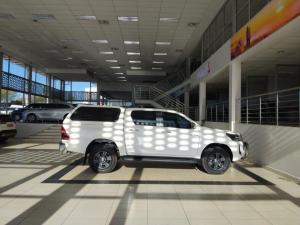 Toyota Hilux 2.8GD-6 48V double cab 4x4 Raider - Image 4