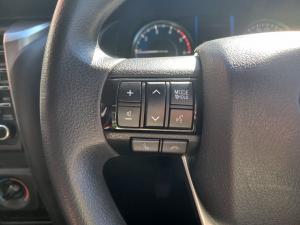 Toyota Fortuner 2.4GD-6 manual - Image 9