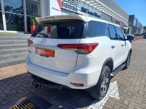 Toyota Fortuner 2.4GD-6 manual - Image 2