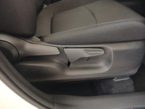 Toyota Corolla Cross 1.8 Xi - Image 21