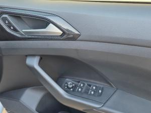 Volkswagen T-CROSS 1.0 TSI R-LINE DSG - Image 15