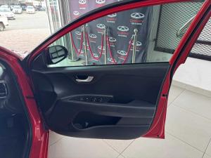 Kia RIO 1.4 EX 5-Door - Image 15