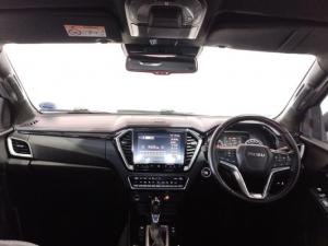 Isuzu D-Max 3.0TD double cab V-Cross - Image 7