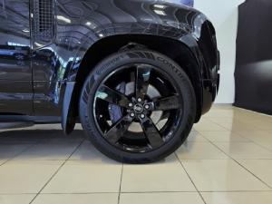 Land Rover Defender 90 D240 X-Dynamic HSE - Image 11