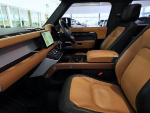 Land Rover Defender 90 D240 X-Dynamic HSE - Image 16