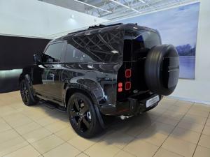 Land Rover Defender 90 D240 X-Dynamic HSE - Image 4