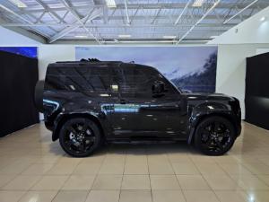 Land Rover Defender 90 D240 X-Dynamic HSE - Image 7