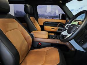 Land Rover Defender 90 D240 X-Dynamic HSE - Image 9