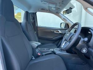 Isuzu D-Max 3.0TD single cab LS auto - Image 7
