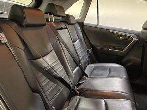 Toyota RAV4 2.0 VX - Image 9