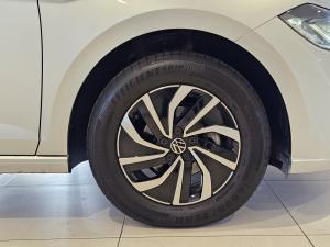 Volkswagen Polo hatch 1.0TSI Life manual - Image 13