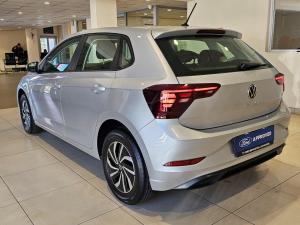 Volkswagen Polo hatch 1.0TSI Life manual - Image 3