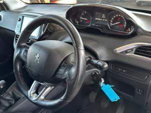 Peugeot 208 1.2 Active - Image 12
