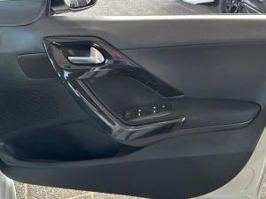 Peugeot 208 1.2 Active - Image 14