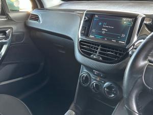 Peugeot 208 1.2 Active - Image 18