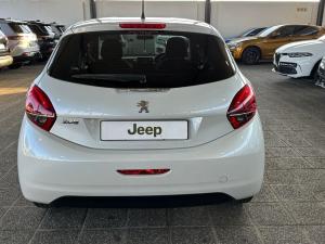 Peugeot 208 1.2 Active - Image 9