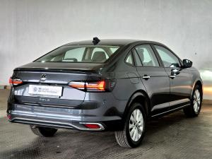 Volkswagen Polo sedan 1.6 Life manual - Image 10
