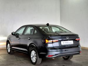 Volkswagen Polo sedan 1.6 Life manual - Image 8