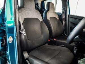 Renault Kwid 1.0 Life - Image 11