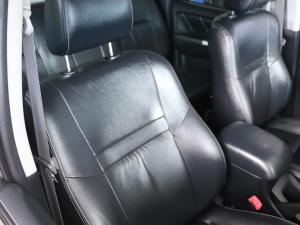 Toyota Hilux 3.0D-4D double cab Raider Legend 45 - Image 13