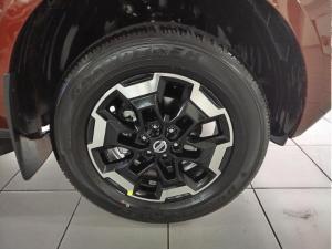 Nissan Navara 2.5DDTI LE/LE Plus automatic D/C - Image 10
