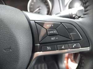 Nissan Navara 2.5DDTI LE/LE Plus automatic D/C - Image 18