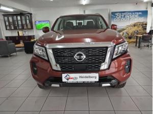 Nissan Navara 2.5DDTI LE/LE Plus automatic D/C - Image 2