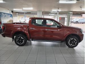 Nissan Navara 2.5DDTI LE/LE Plus automatic D/C - Image 6