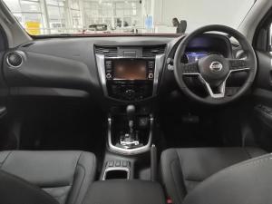 Nissan Navara 2.5DDTI LE/LE Plus automatic D/C - Image 7