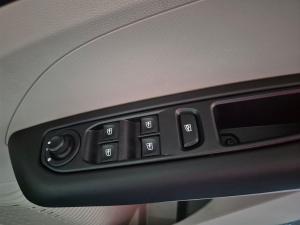 Renault Triber 1.0 Zen manual - Image 18