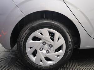 Hyundai Grand i10 1.0 Premium hatch - Image 7